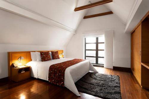 273362977 Hotel bh La Quinta
