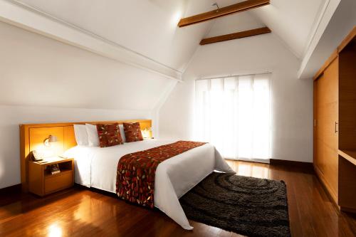 273362982 Hotel bh La Quinta