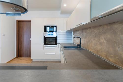 Konyha, Lexor in Pribor