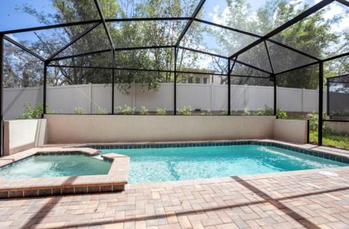 Orlando Estate Retreat Pool Fun & Theme Park Access - image 3