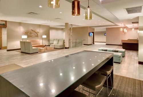 ทัศนียภาพภายนอกโรงแรม, Crowne Plaza Hotel Glen Ellyn/Lombard By IHG in เกลนอัลลีน (IL)