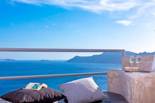 Luxury Santorini Villa Secret Escape Villa Private Pool Sea Caldera View 2 BDR Oia