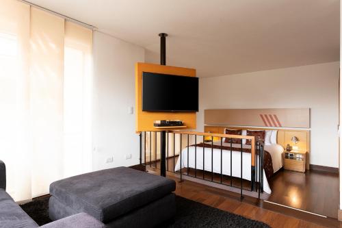 273375478 Hotel bh La Quinta