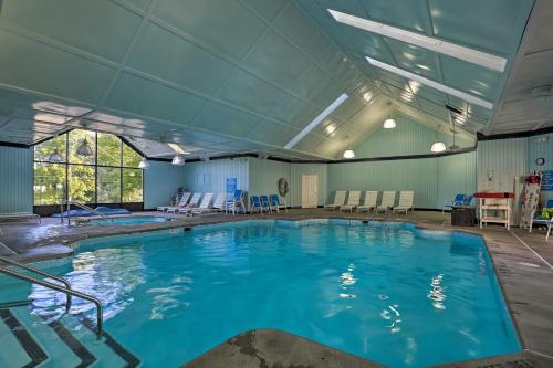 Modern Bushkill Home with Deck - 7 Miles to Falls!