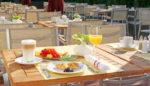Crowne Plaza Berlin City Centre an IHG Hotel - image 11