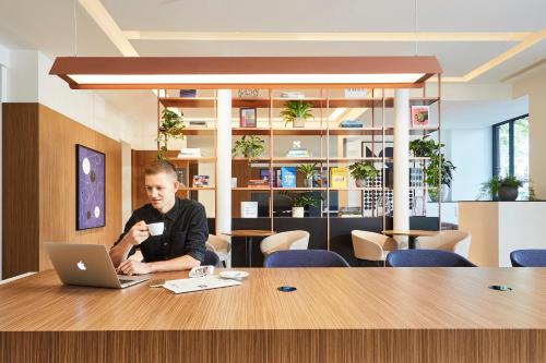 Crowne Plaza Paris République an IHG Hotel - image 8