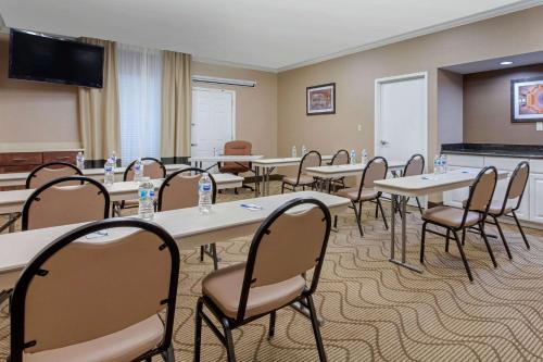 Comfort Inn & Suites Bryant - Benton