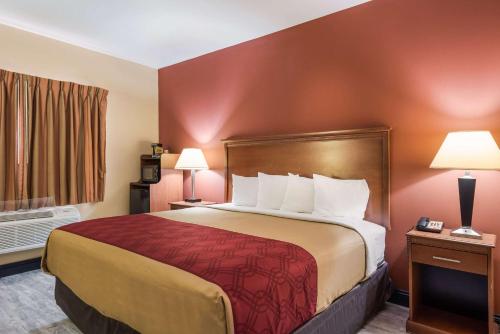 Econo Lodge Inn & Suites Little Rock SW