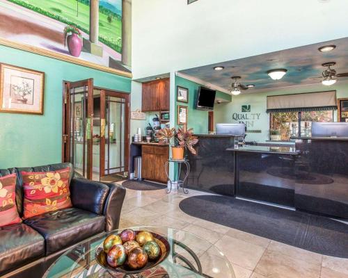 Lobby, Quality Inn Hemet - San Jacinto in Hemet (CA)