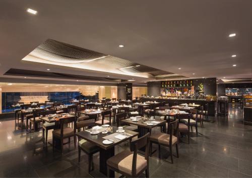 크라운 플라자 코치 바이 IHG - 레스토랑