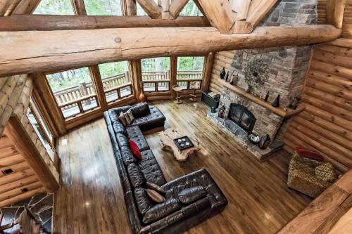 Large Luxury Lakefront Cottage Calabogie