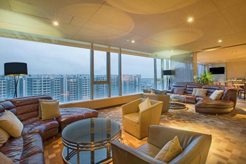 273388549 Crowne Plaza Guangzhou Huadu by IHG - Free Shuttle bus between hotel to Exhibition Center During Canton Fair