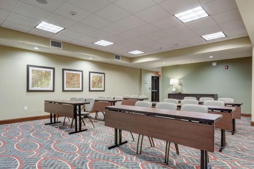 Staybridge Suites St Louis - Westport, an IHG hotel