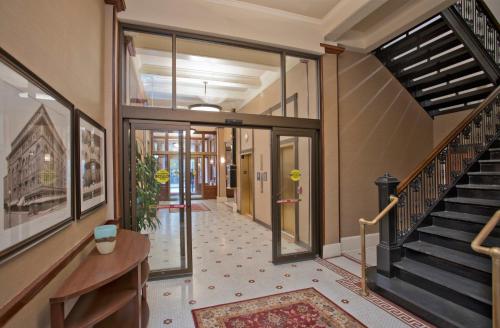 Staybridge Suites Baltimore - Inner Harbor an IHG Hotel - image 4