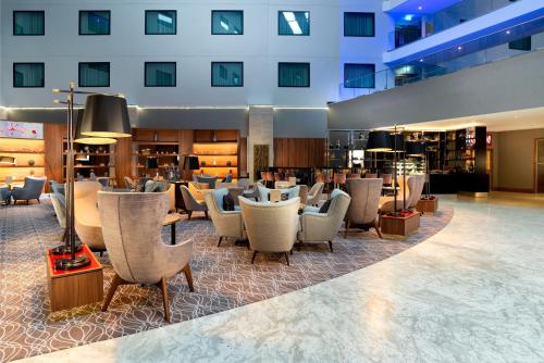 Crowne Plaza London Heathrow T4 an IHG Hotel - image 11