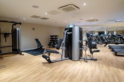 Crowne Plaza London Heathrow T4 an IHG Hotel - image 9
