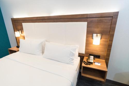 Holiday Inn Express Hollywood Walk of Fame By IHG - image 4