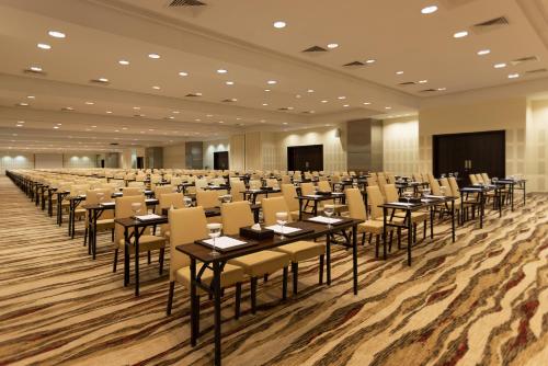 Crowne Plaza Riyadh - RDC Hotel & Convention by IHG