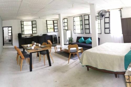 Toplantı odası / Geniş salon, Apartamento equipado tipo loft in El Remate