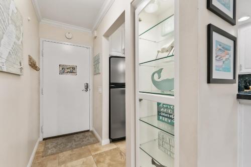 All-Suite Pierside Retreat with Ocean-View Balconies condo - image 7