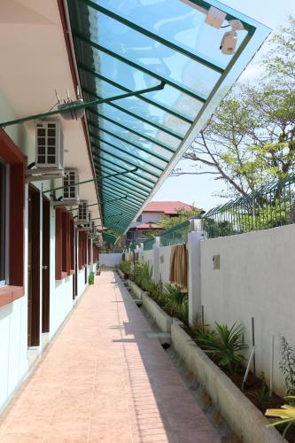 东街纳酒店 东街纳酒店