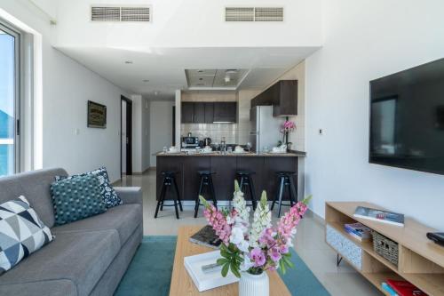 The Smart Concierge - Bay Central