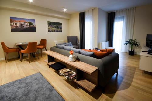 Hotel LoRa – Belgrade, NY
