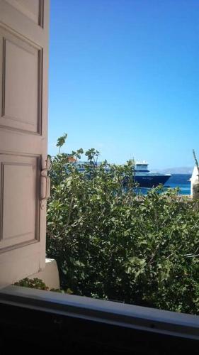 Sophisticated central house in Tinos