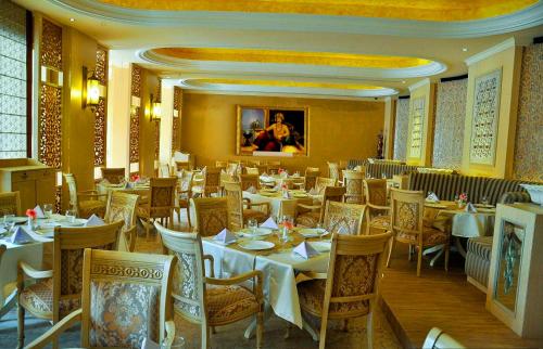 餐飲選擇, 普拉莫德會議&俱樂部度假村 (Pramod Convention & Club Resort) in 克塔克
