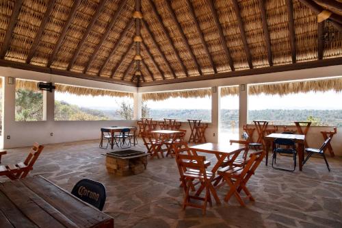 Restorāns, Hotel Vista del Bosque, Villa del Carbón (Hotel Vista del Bosque, Villa del Carbon) in San Isidro Mazatepec