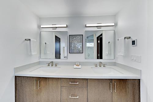 1009EMPI home - image 2