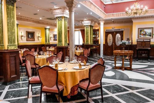Hotel Reina Cristina - image 2