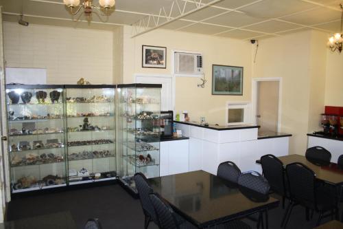 Nhill Oasis Motel - 로비