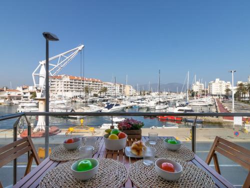  Apartment Del Port-4 by Interhome, Pension in Empuriabrava