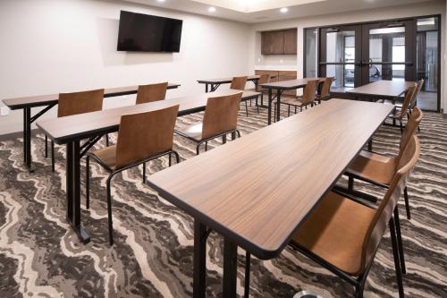 스테이브리지 스위트 플로렌스 바이 IHG - 회의실/연회장