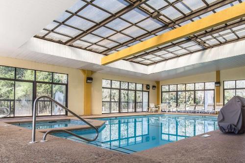 Quality Inn National Fairgrounds Area - image 9
