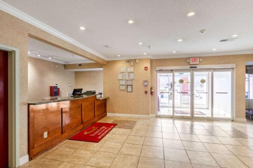 Econo Lodge Inn & Suites Douglasville