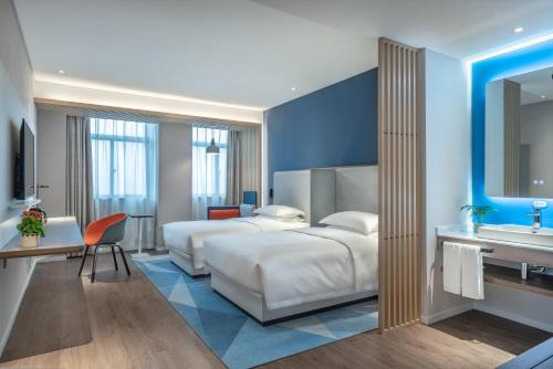 room detail thumbnail 1