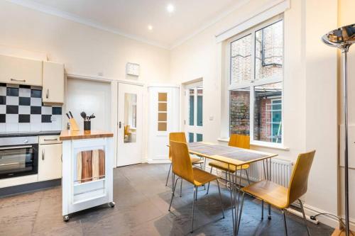 Sycamore Cottage York dog friendly close to the river - image 8