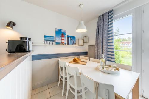 2 bedrooms, 4 beds