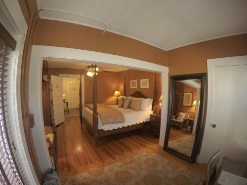 The Hibiscus House Bed & Breakfast - image 6
