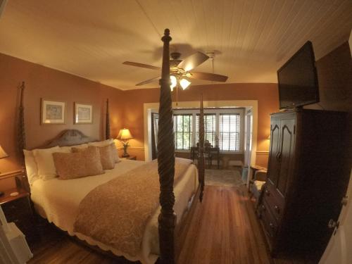 The Hibiscus House Bed & Breakfast - image 11