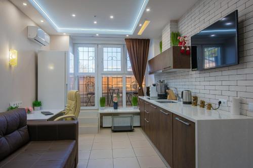 Big Jacuzzi  Sauna  Khreshchatyk apartments - image 12