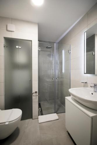 Hotel LoRa – Belgrade, NY