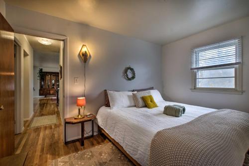 Chic Catskills Getaway 2 Miles to Windham Mtn!