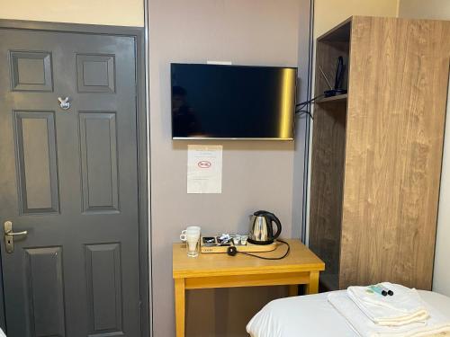 Hollybush Guest House - image 5