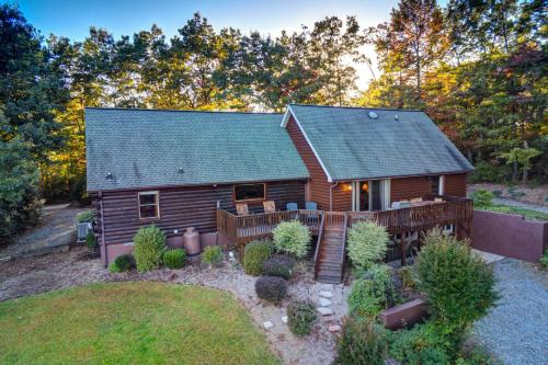 Mountain-View Blue Ridge Hideaway with Fire Pit in Abshers, USA