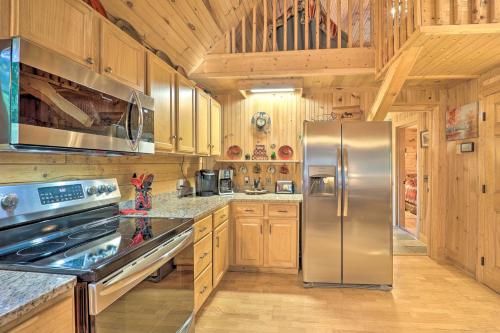 Mountain-View Blue Ridge Hideaway with Fire Pit in Abshers, USA