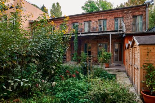 Beautiful Backyard Remise in Berlin, Deutschland