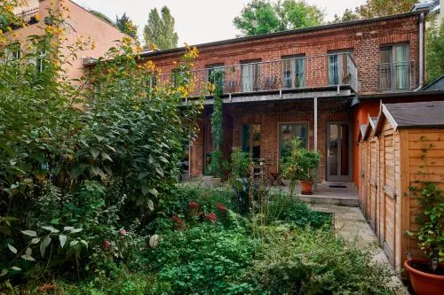 Beautiful Backyard Remise in Berlin, Deutschland